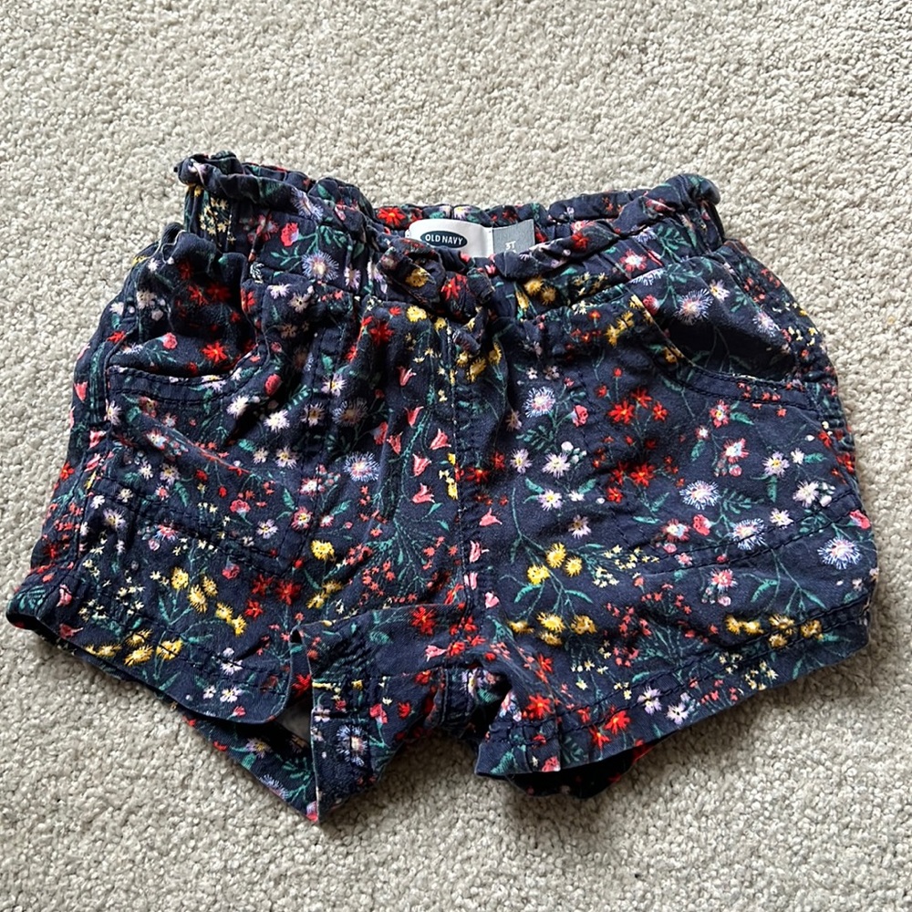 Old Navy Toddler Floral shorts Size 3T